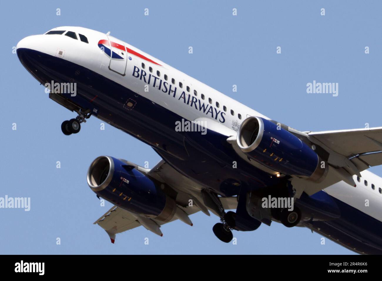BRITISH AIRWAYS VOLI DIRETTI DALLA SICILIA AL REGNO UNITO nella foto un Airbus A320-232 della compagnia aerea britannica British Airways Foto Stock