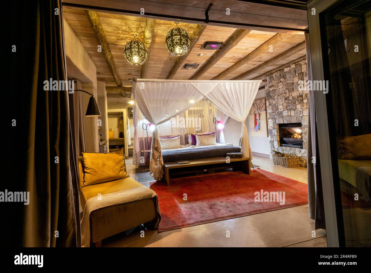 Bush Suite a Onguma The Fort, Onguma Game Reserve, Namibia, Africa Foto Stock