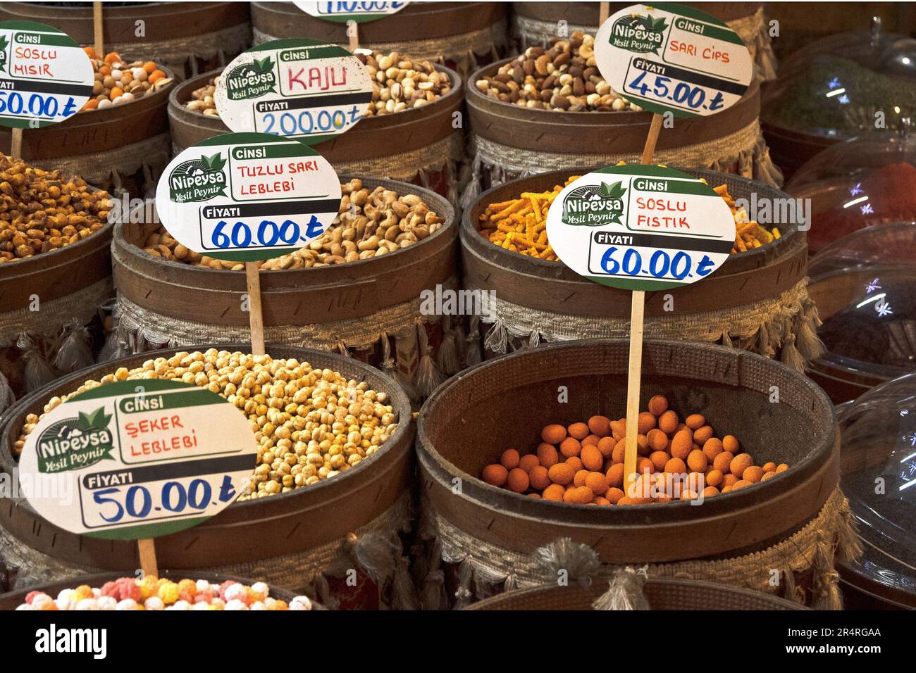 Spuntini turchi nel mercato delle donne, Konya. Foto Stock