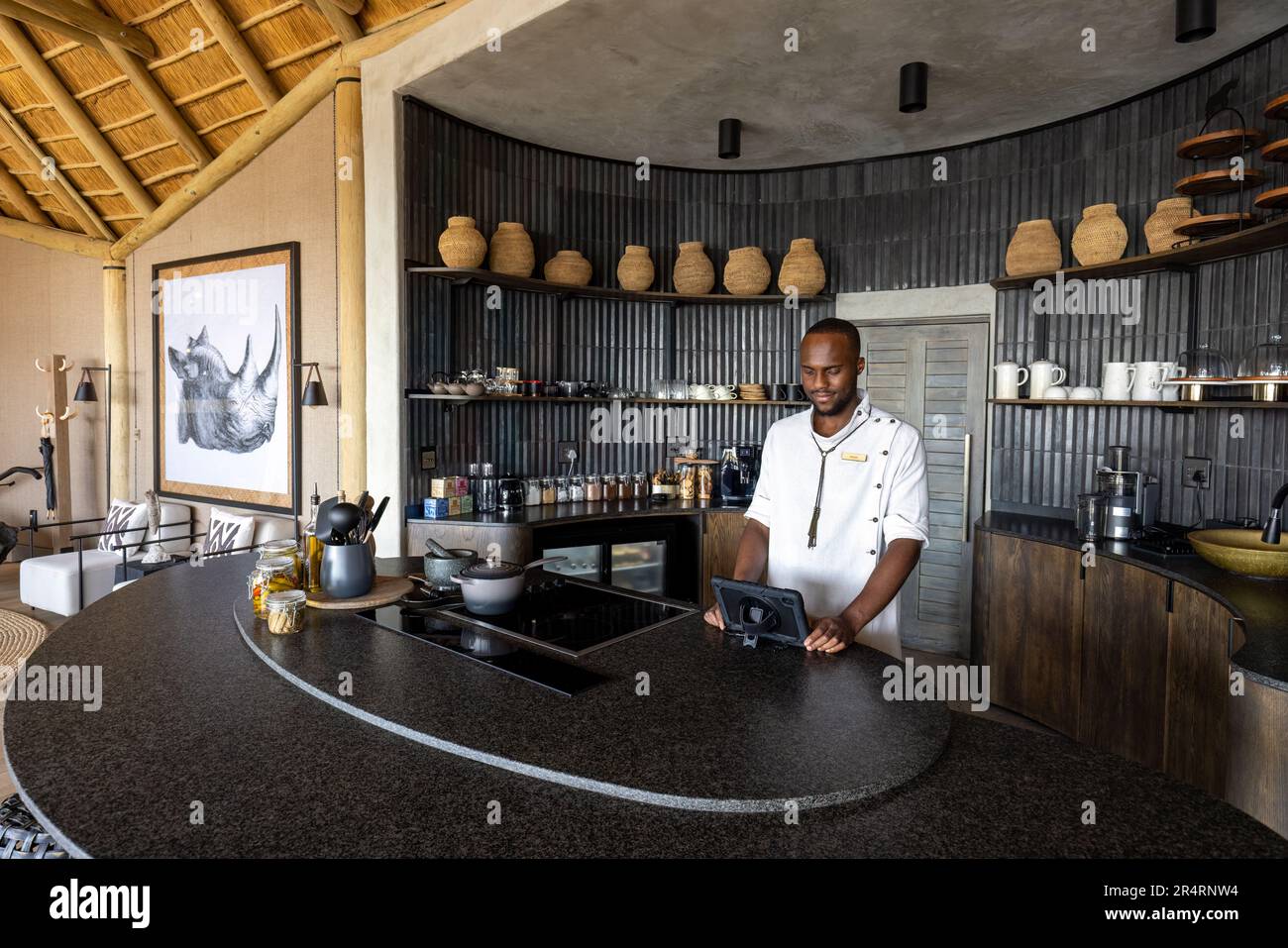 Cucina decorativa a Onguma Camp Kala - Onguma Game Reserve, Namibia, Africa Foto Stock