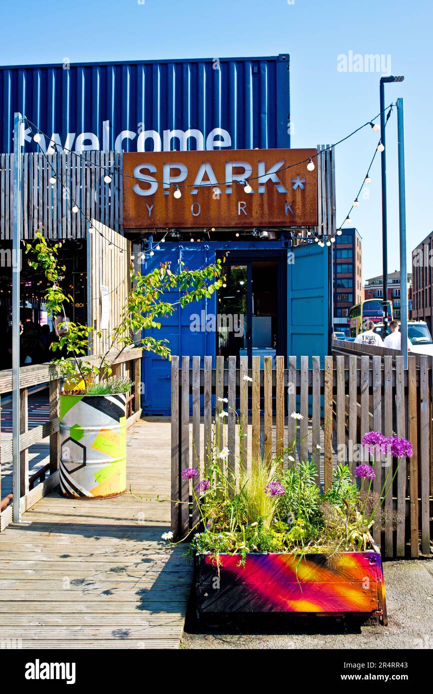 Spark Container Shopping, Piccadily, York, Yorkshire, Inghilterra Foto Stock