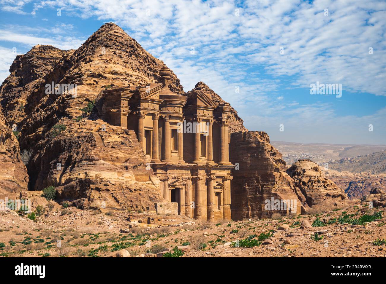 Ad Deir, il monastero, situato a petra in jodan Foto Stock