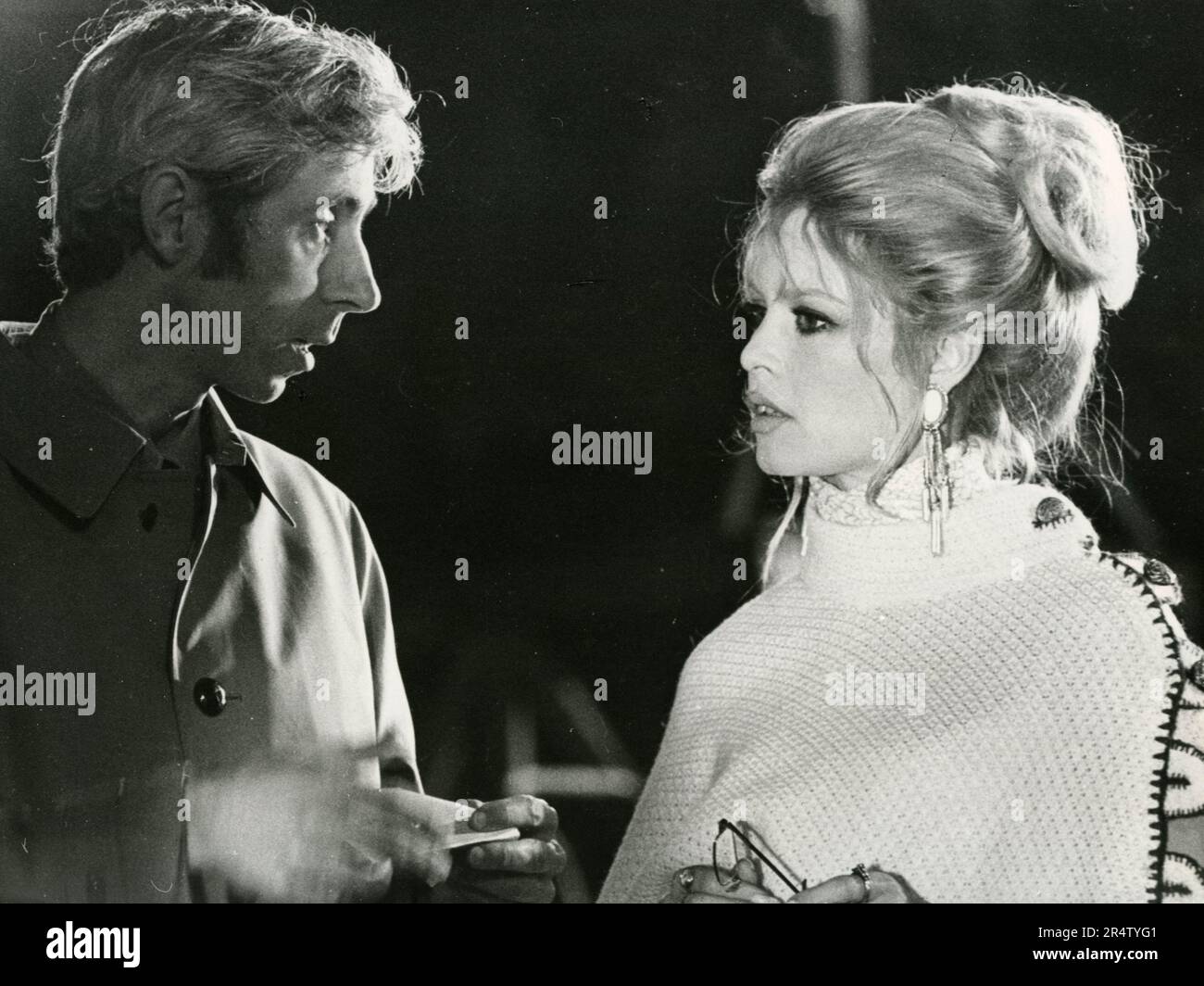 L'attrice francese Brigitte Bardot e l'attore Patrick Gilles nel film l'orso e la bambola, Francia 1970 Foto Stock