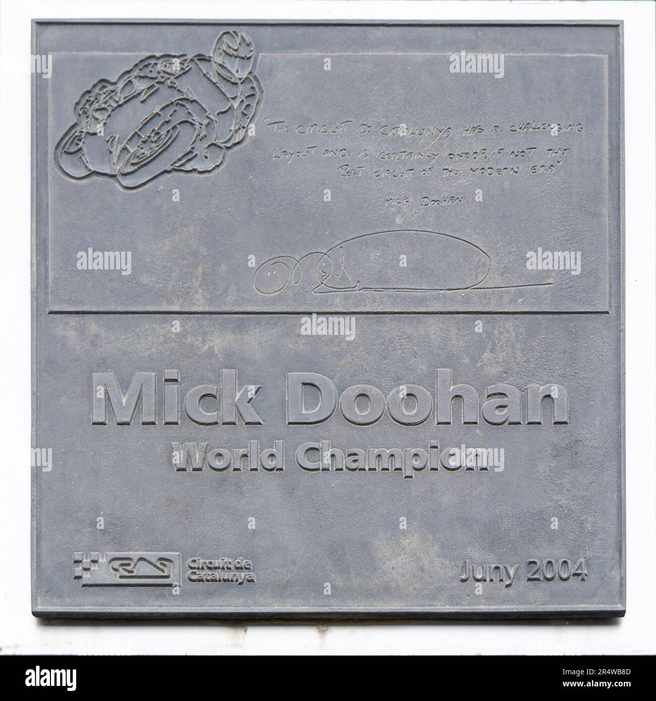 MONTMELLO, SPAGNA-4 GIUGNO 2021: Targa commemorativa a Mick Doohan al Circuit de Barcelona-Catalunya Foto Stock MONTMELLO, SPAGNA-4 GIUGNO 2021: Targa commemorativa a Mick Doohan al Circuit de Barcelona-Catalunya Foto Stock