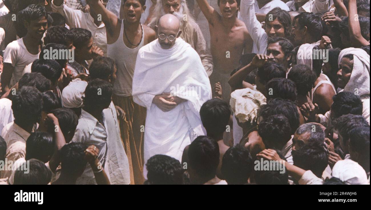 Gandhi è un 1982 epico film biografico che dramatises la vita di Mohandas Karamchand Gandhi, il leader dell'India non violento, non cooperativa movimento di indipendenza contro il Regno Unito la regola del paese durante il XX secolo. Foto Stock