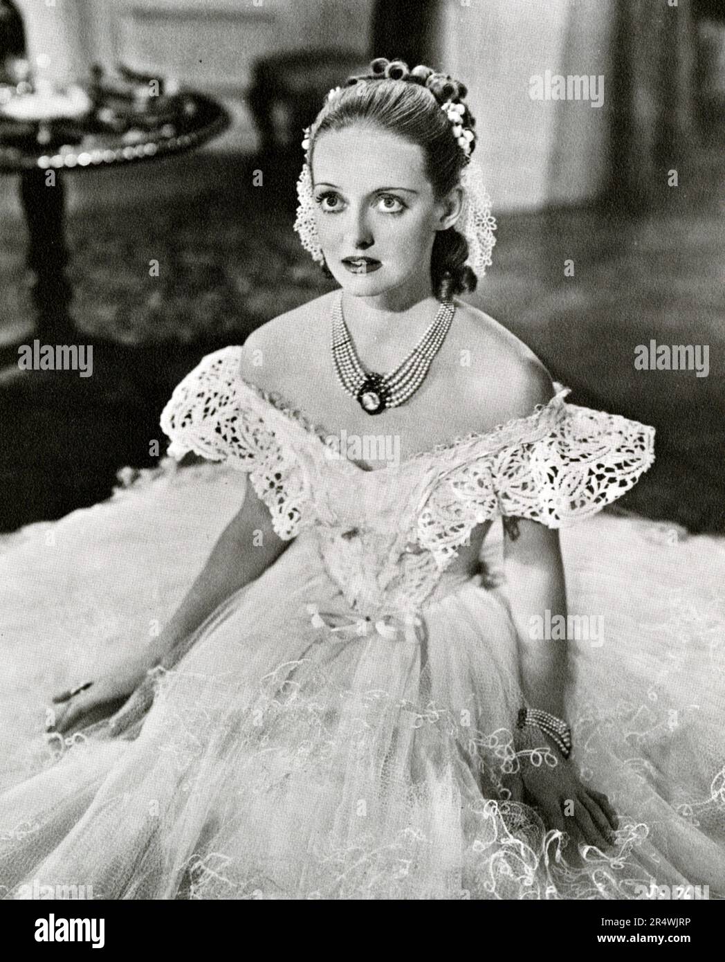 Jezebel è un 1938 American dramma romantico film diretto da William Wyler. Si racconta la storia di una donna del Sud le cui azioni costo lei l'uomo che ama. Interpretato da Bette Davis e Henry Fonda. Foto Stock