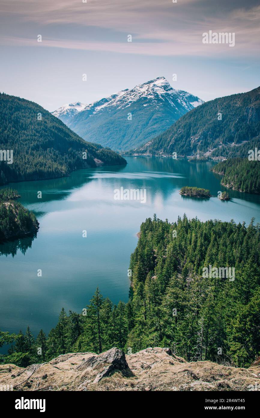 "Abbracciate il Lago Diablo di Serenity al North Cascade National Park Foto Stock