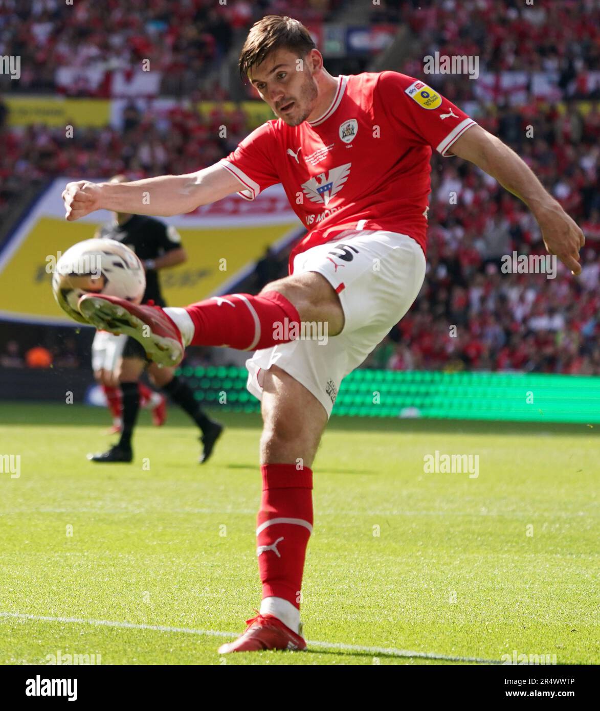 LONDRA, INGHILTERRA - Maggio 29: Barnsley's Liam Kitching durante Barnsley v Sheffield Mercoledì Sky Bet League una finale di Play-off al Wembley Stadium il 29 Maggio 2023 a Londra, Inghilterra. (Foto di MB Media) Foto Stock
