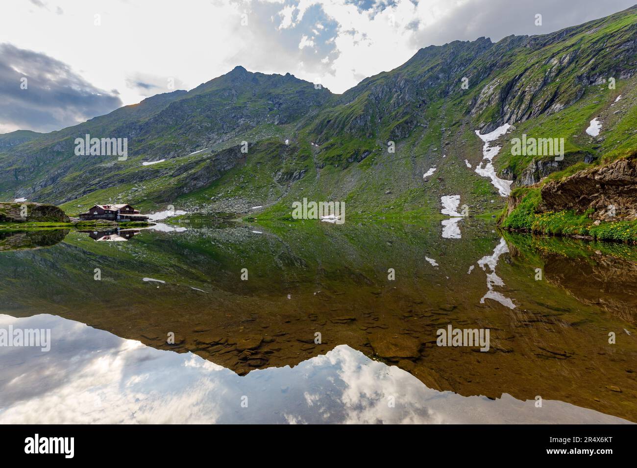 Le montagne dei carpazi con il Lago Balea Foto Stock