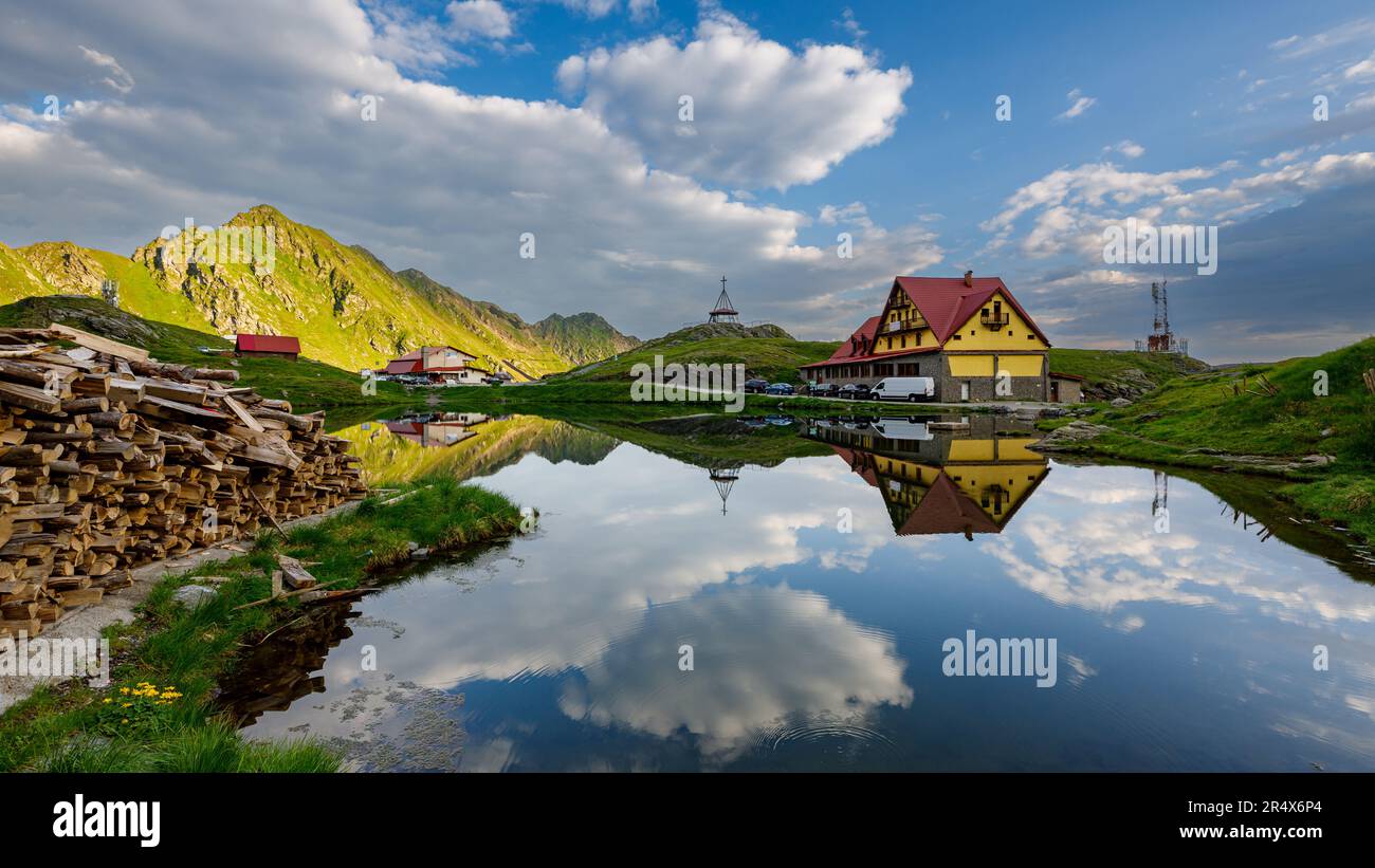 Le montagne dei carpazi con il Lago Balea Foto Stock