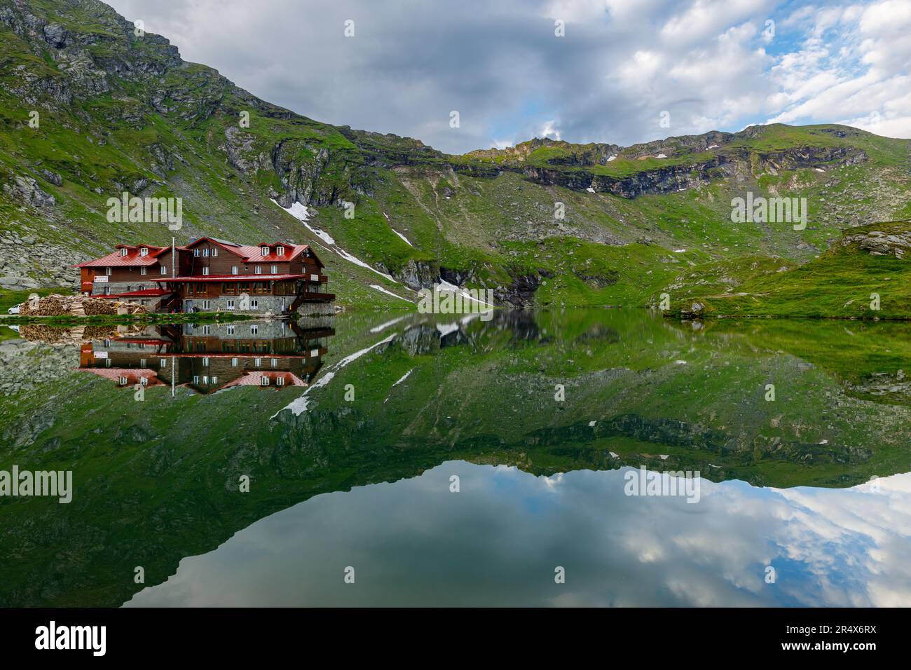 Le montagne dei carpazi con il Lago Balea Foto Stock