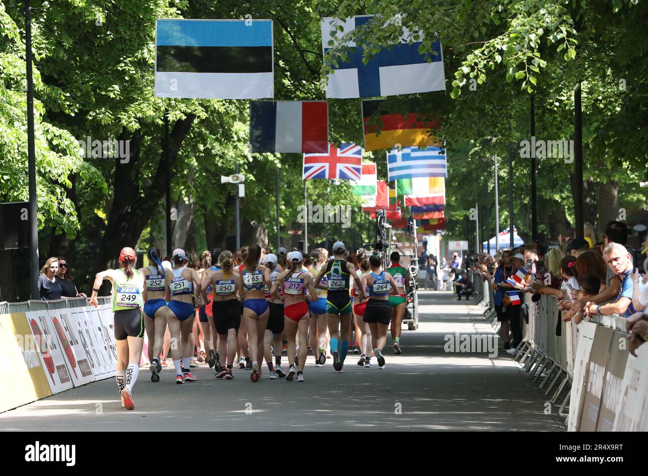 Dopo lo start delle 20km Donne al Campionato europeo Race Walking Team 2023 Foto Stock
