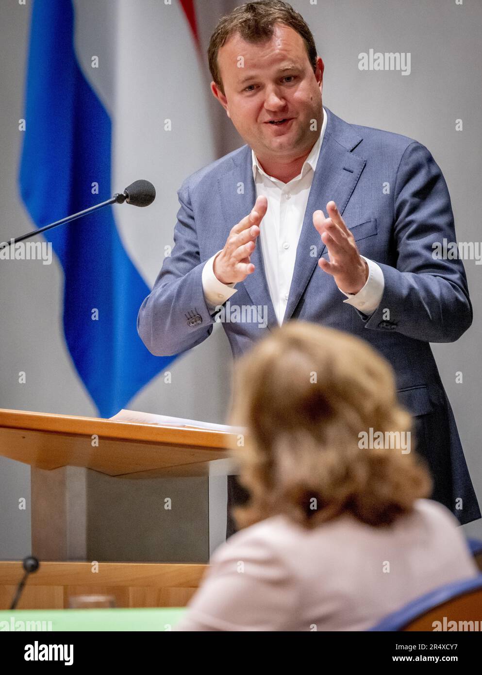 L'AIA - Bart van Kent sp nel corso di un dibattito con il Ministro Karien van Gennip (Affari sociali e occupazione) sul pacchetto di misure per la riforma del mercato del lavoro. Secondo i piani del governo, il mercato del lavoro deve essere radicalmente riformato per offrire ai lavoratori una maggiore stabilità. ANP ROBIN UTRECHT olanda fuori - belgio fuori Foto Stock