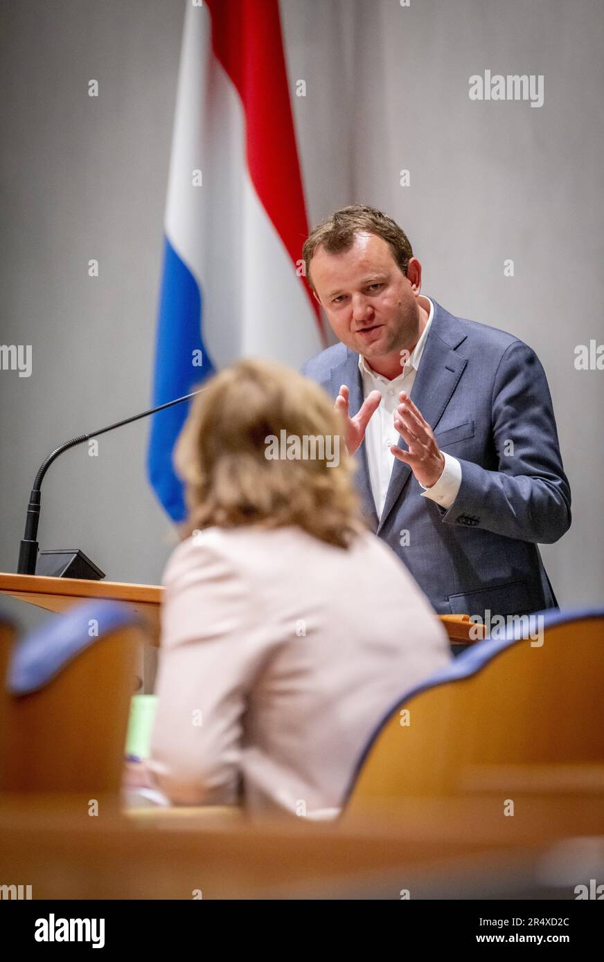 L'AIA - Bart van Kent sp nel corso di un dibattito con il Ministro Karien van Gennip (Affari sociali e occupazione) sul pacchetto di misure per la riforma del mercato del lavoro. Secondo i piani del governo, il mercato del lavoro deve essere radicalmente riformato per offrire ai lavoratori una maggiore stabilità. ANP ROBIN UTRECHT olanda fuori - belgio fuori Foto Stock