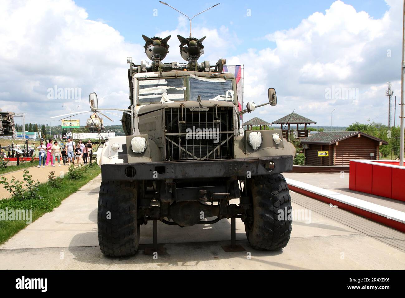 28 maggio 2023, Kamensk-Shakhtinsky, Russia: Un camion militare che trasportava munizioni, che in precedenza era utilizzato dalle forze armate della Russia (esercito russo), è presentato ad una mostra a Patriot Park. Patriot Park (parco patriottico) è una ricostruzione militare e culturale delle forze armate della Federazione Russa (Federal state Autonomous Institution) si trova nella regione di Rostov, nella città di Kamensk-Shakhtinsk, Dove centinaia di campioni di attrezzature militari che è stato utilizzato in precedenza e che ora è utilizzato dalle forze armate della Federazione russa. (Credit Image: © Konstantinov/SOPA IMA Foto Stock