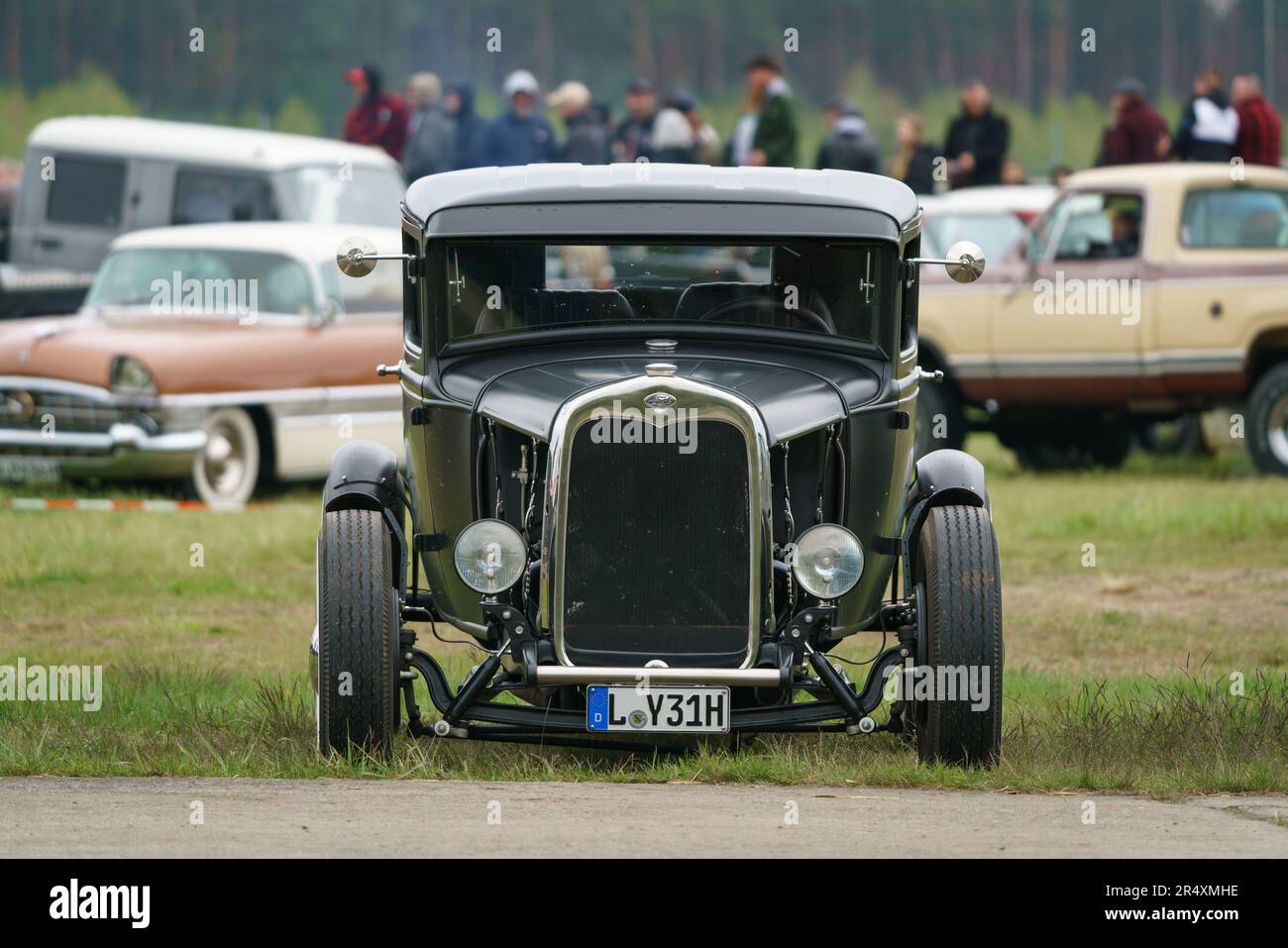 FINOWFURT, GERMANIA - 06 MAGGIO 2023: Il hot Rod basato su Ford modello A, 1932. Festival di gara 2023. Apertura stagionale. Foto Stock