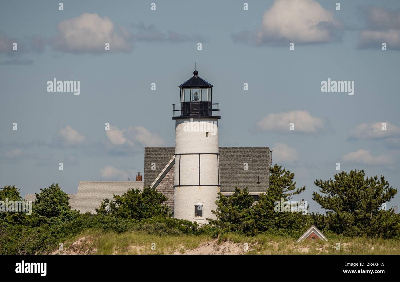 Faro di Sandy Neck a West Barnstable, Massachusetts, all'ingresso di Barnstable Harbor, Cape Cod Foto Stock