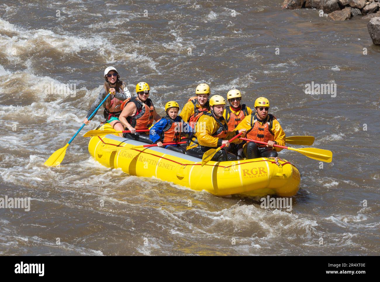 Gruppo di persone Rafting il fiume Arkansas in Colorado Foto Stock