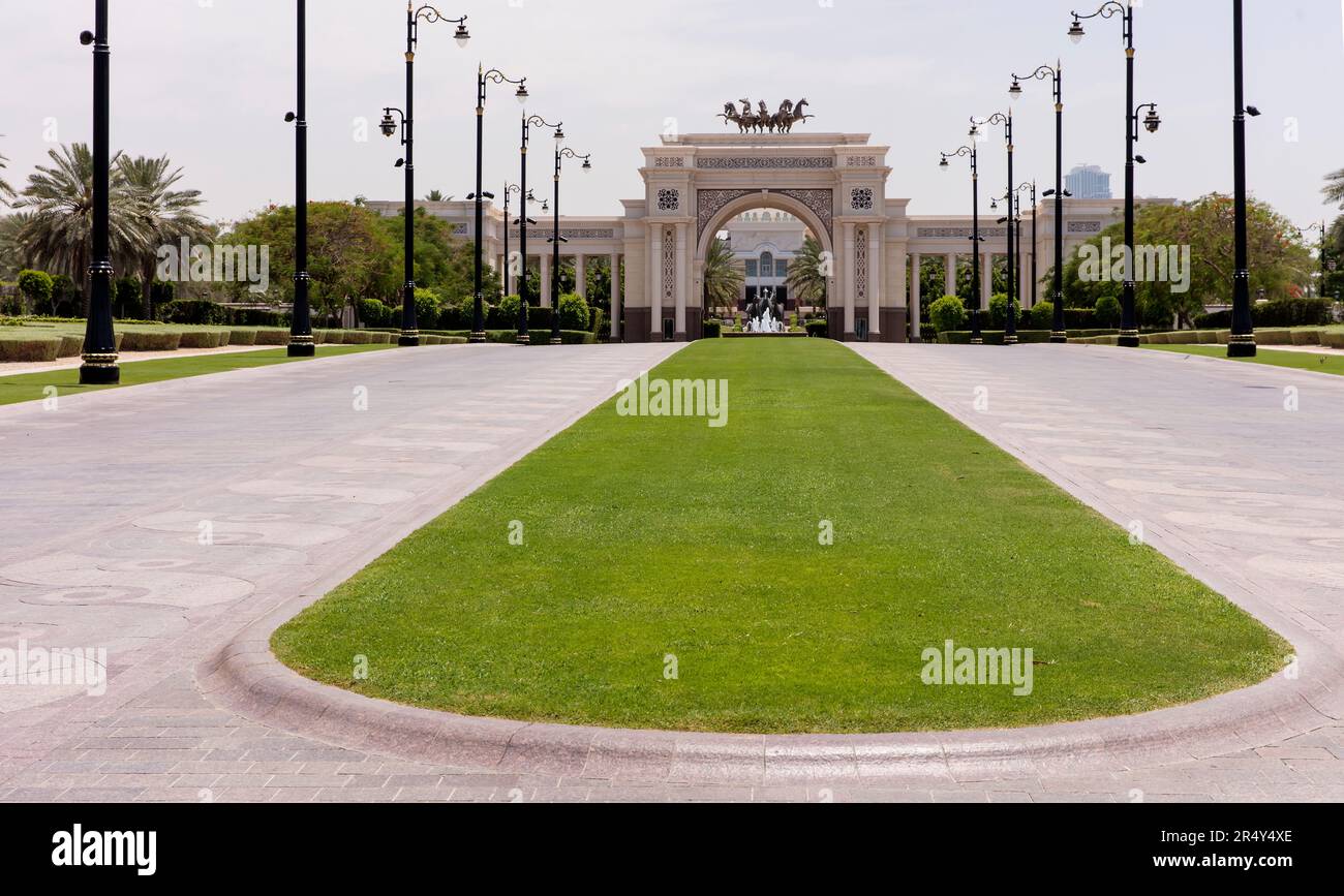 Porta d'ingresso principale del Palazzo Zabeel, Dubai, Emirati Arabi Uniti Foto Stock