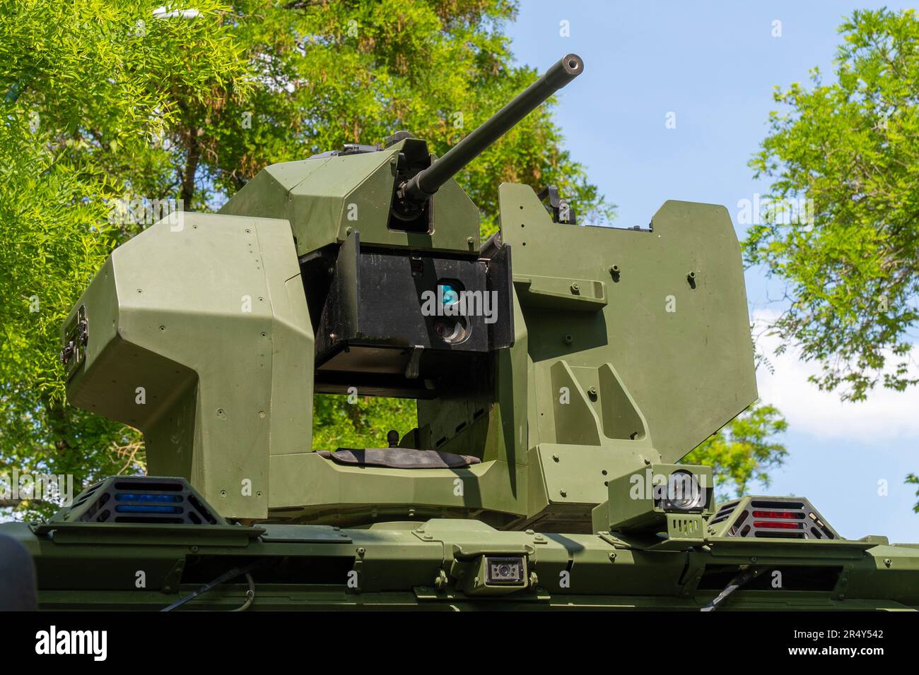 Torretta corazzata da combattimento MRAP 4x4 Gidran dotata di mitragliatrice Foto Stock