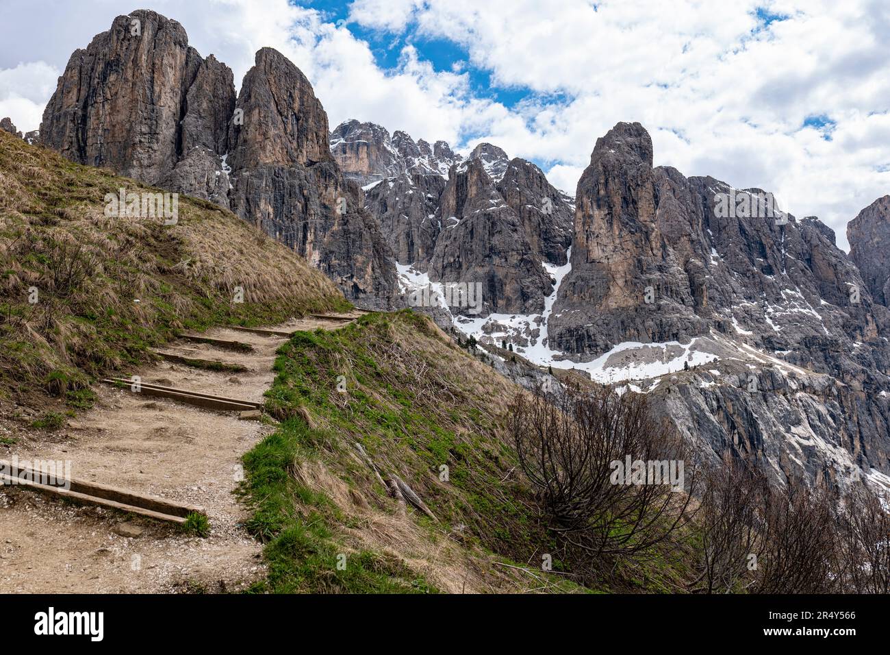 Sentiero escursionistico sul Monte Sella nelle dolomiti Foto Stock