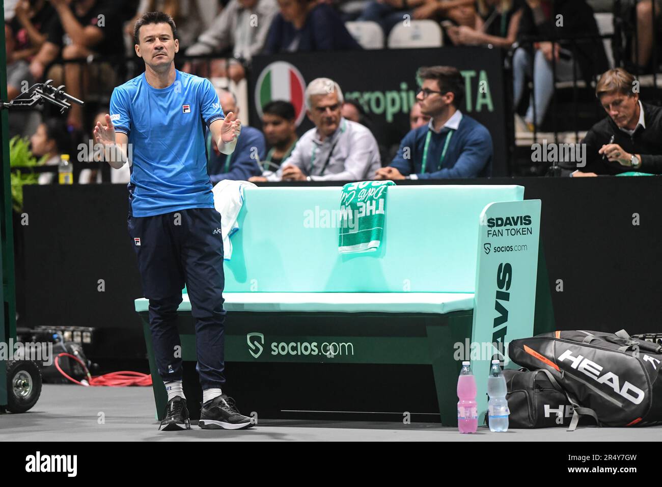 Guillermo Coria, capitano del Team Argentina, contro l'Italia. Finali della Coppa Davis, Gruppo A (Bologna) Foto Stock