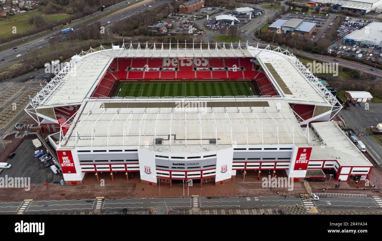 Vista aerea dello stadio Bet365, sede dello Stoke City FC. Il terreno è  probabilmente meglio conosciuto come il Britannia Stadium Foto stock - Alamy