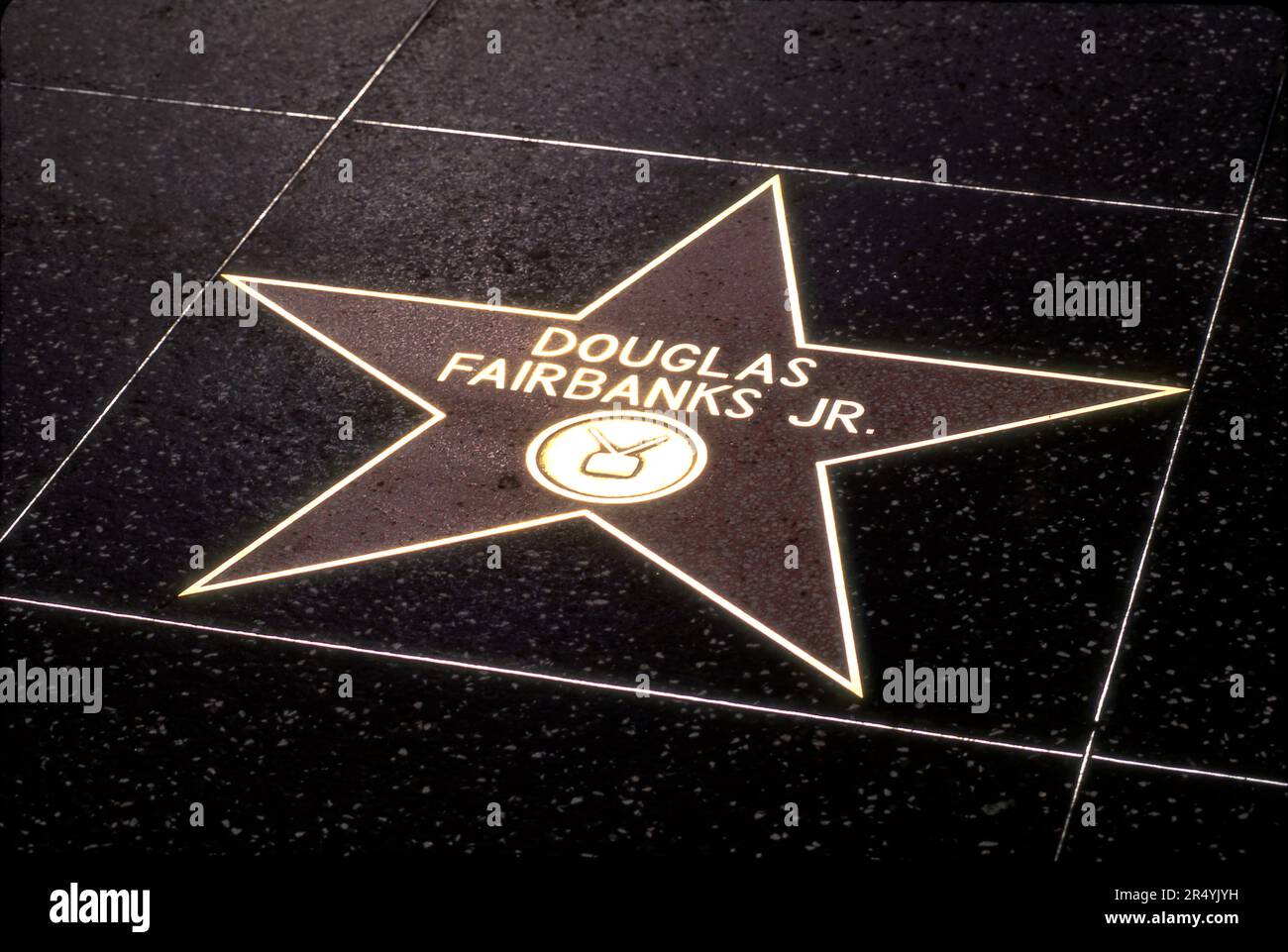 Stella per il leggendario attore cinematografico Douglas Fairbanks Jr. Nel Wak of Fame lungo Hollywood Boulevard a Los Angeles, CA Foto Stock