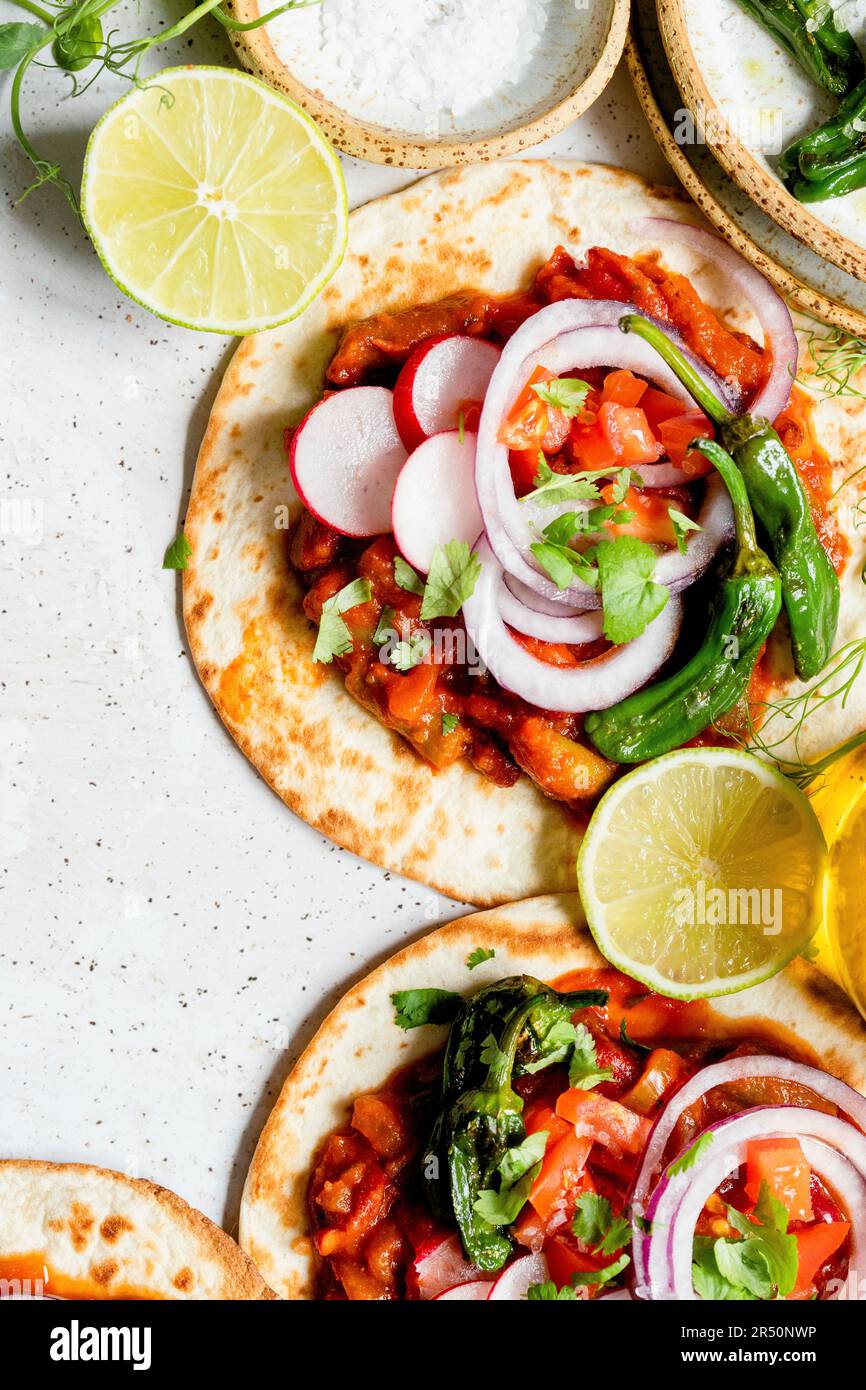 Tacos con verdure Foto Stock
