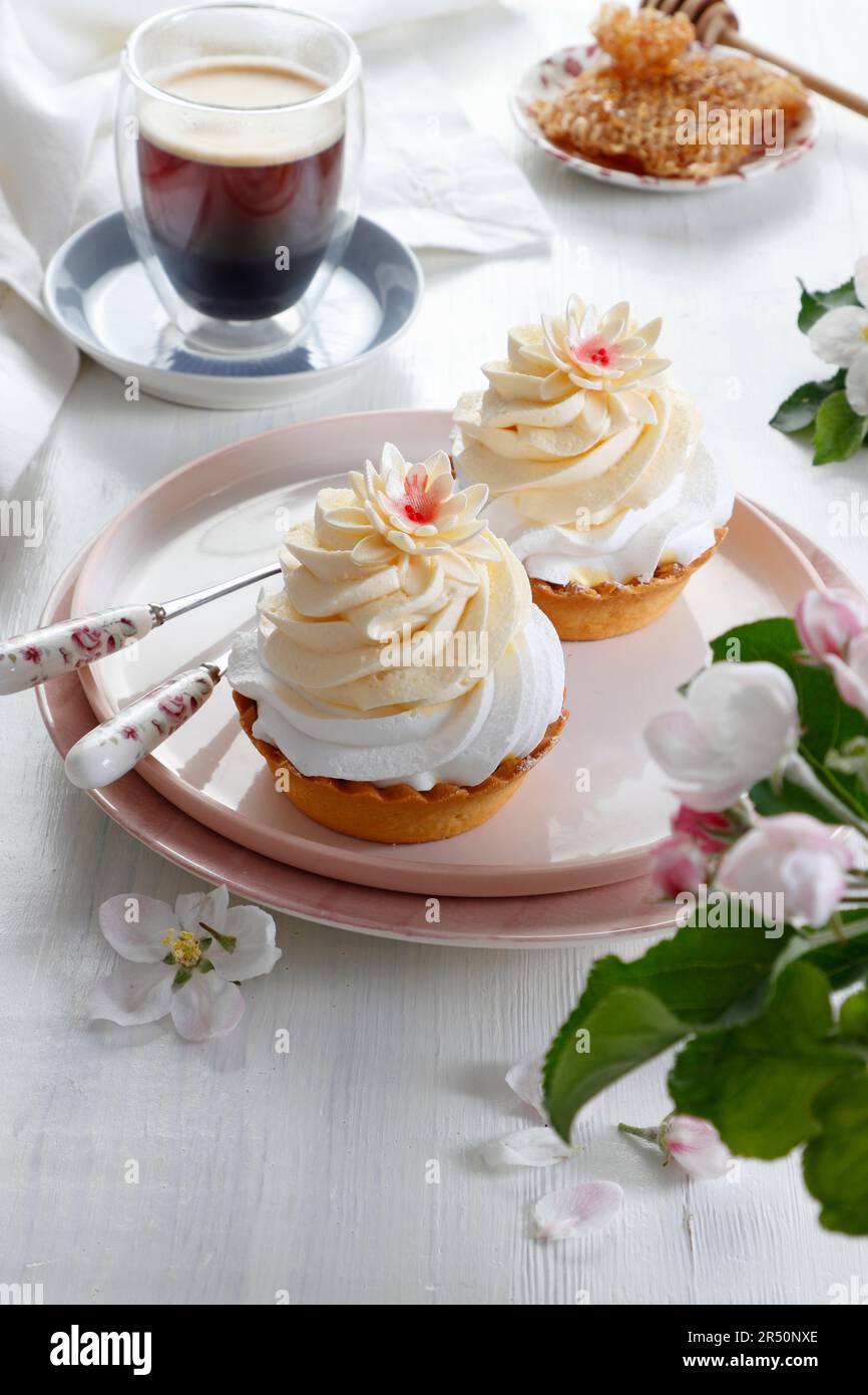 Tartine con meringa e crema Foto Stock