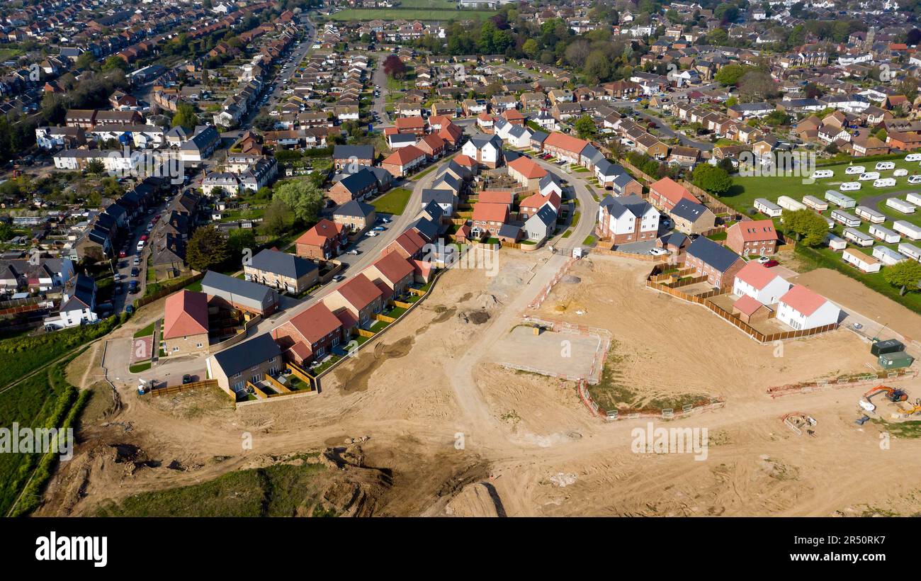 Vista aerea del Millers Retreat, un nuovo sviluppo di alloggi in fase di costruzione su un terreno verde ai margini di Walmer, Deal, Kent Foto Stock