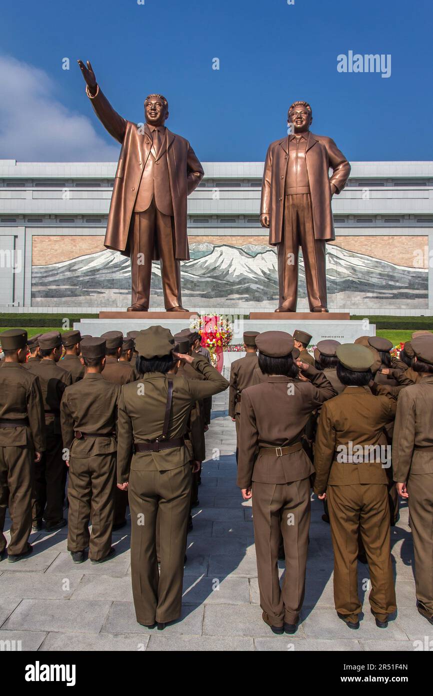 Celebrazione nazionale al Mansu Hill Grand Monument a pyongyang, Corea del Nord Foto Stock