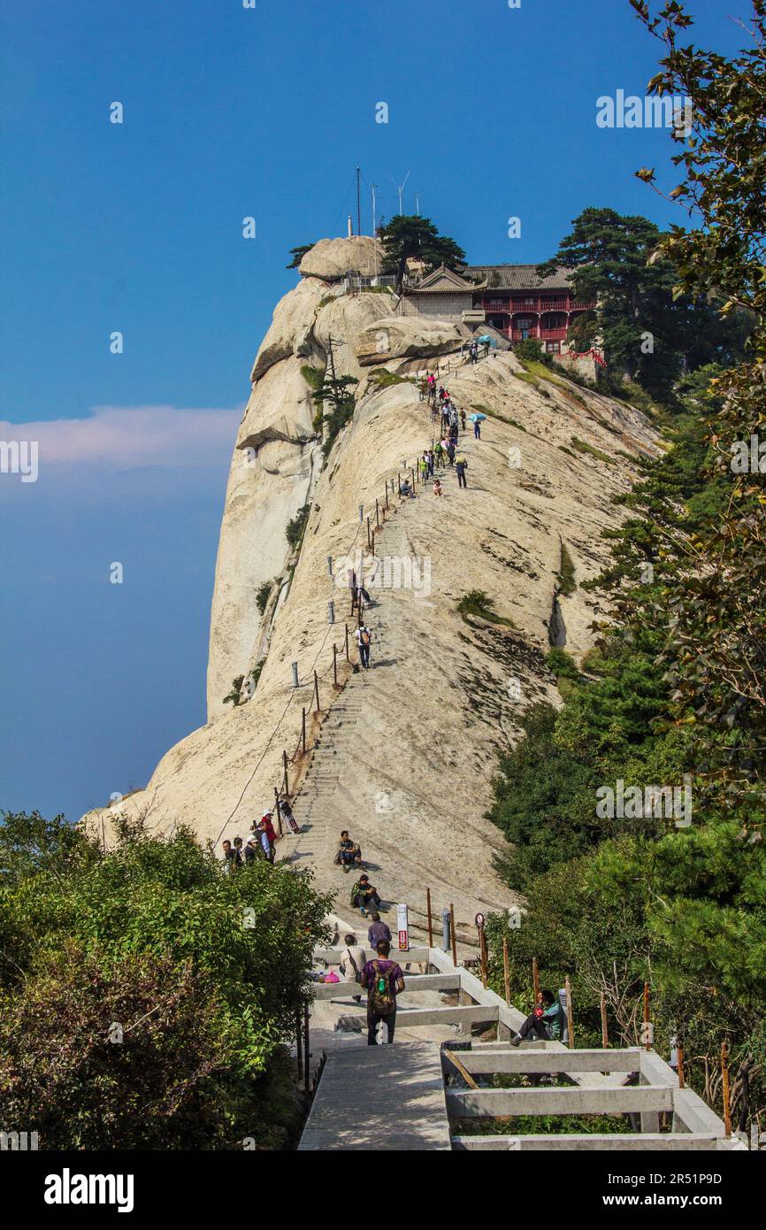 Sentiero in tavola, l'escursione più pericolosa al mondo, montagna sacra di Huashan, Cina Foto Stock