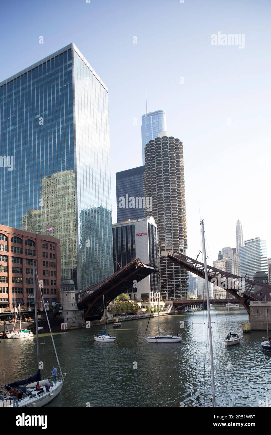 USA, Illinois, Chicago, Clark Street Bridge (aperto). Foto Stock