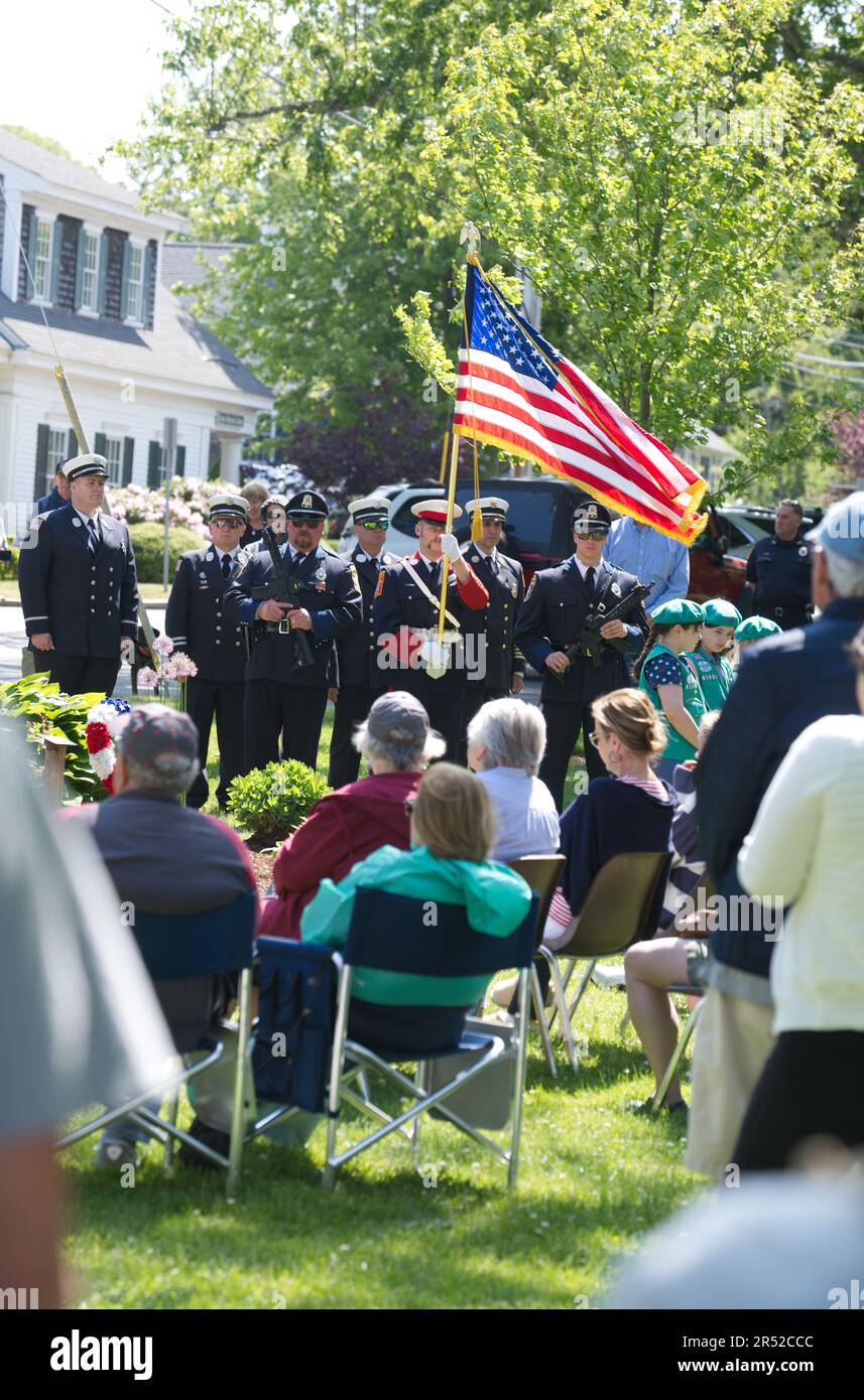 Evento del Memorial Day. Dennis, Massachusetts, (Cape Cod) , Stati Uniti. Guardando il colore guardia e l'evento Foto Stock