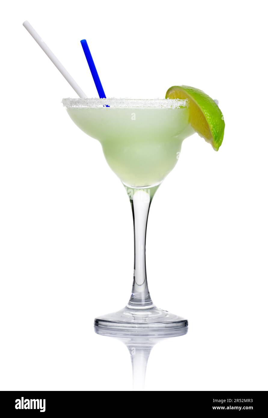 Cocktail alcolico 'margarita' isolato su sfondo bianco Foto Stock