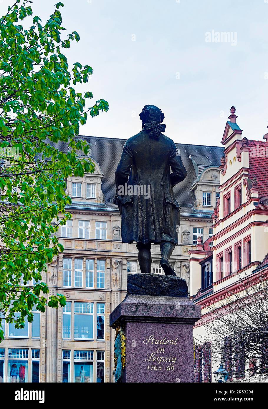 Statua in bronzo di Goethe di Carl Seffner sul Naschmarkt, Lipsia, Sassonia, Germania Foto Stock