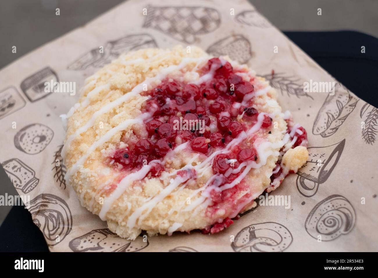 Redcurrant Streuseltaler, Monaco di Baviera, Germania Foto Stock