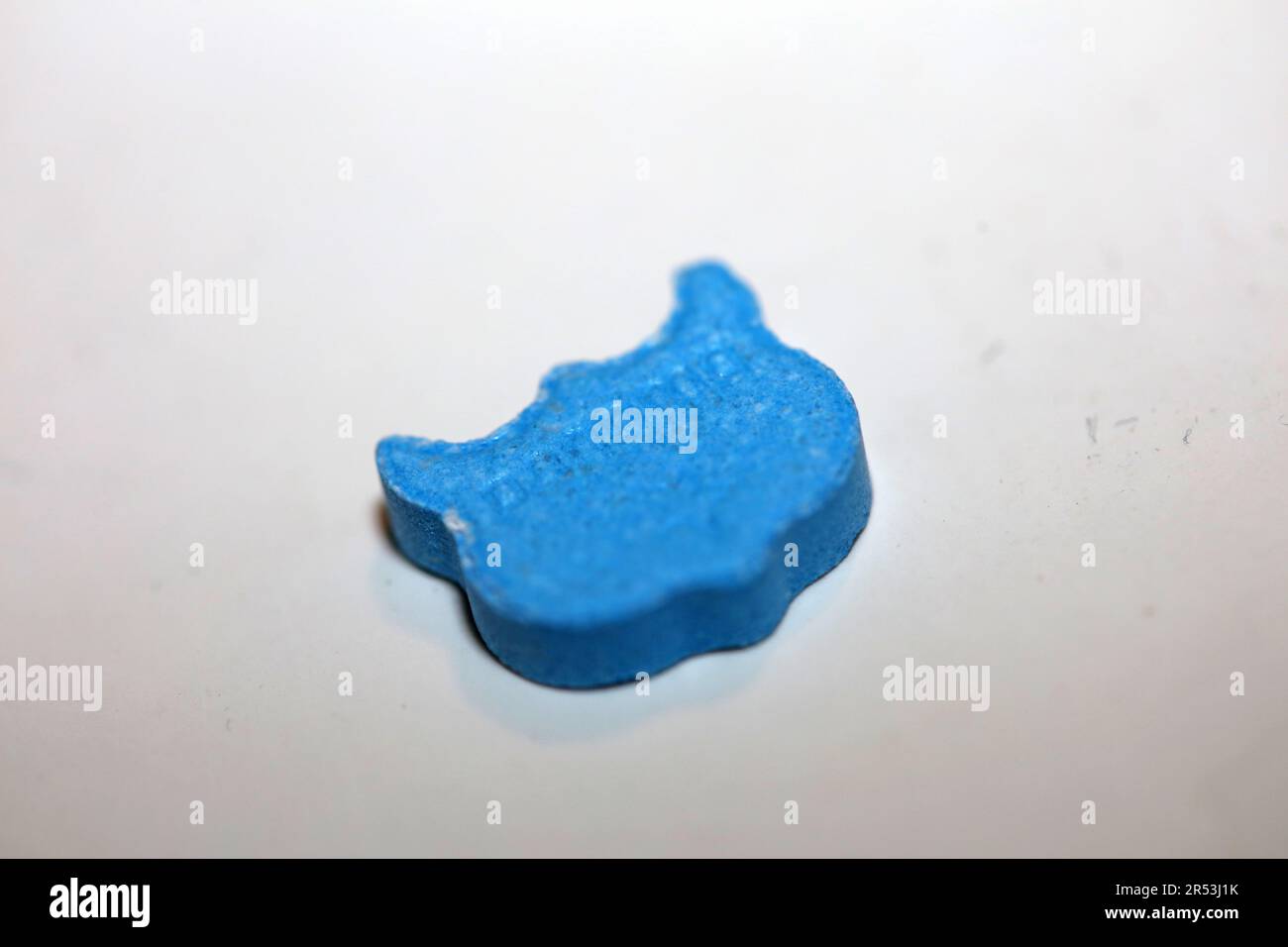 Blu estasi gufo pillola con mdma molto forte dopa primo piano background party volte psichedelico stagione alta qualità stampe di grandi dimensioni Foto Stock