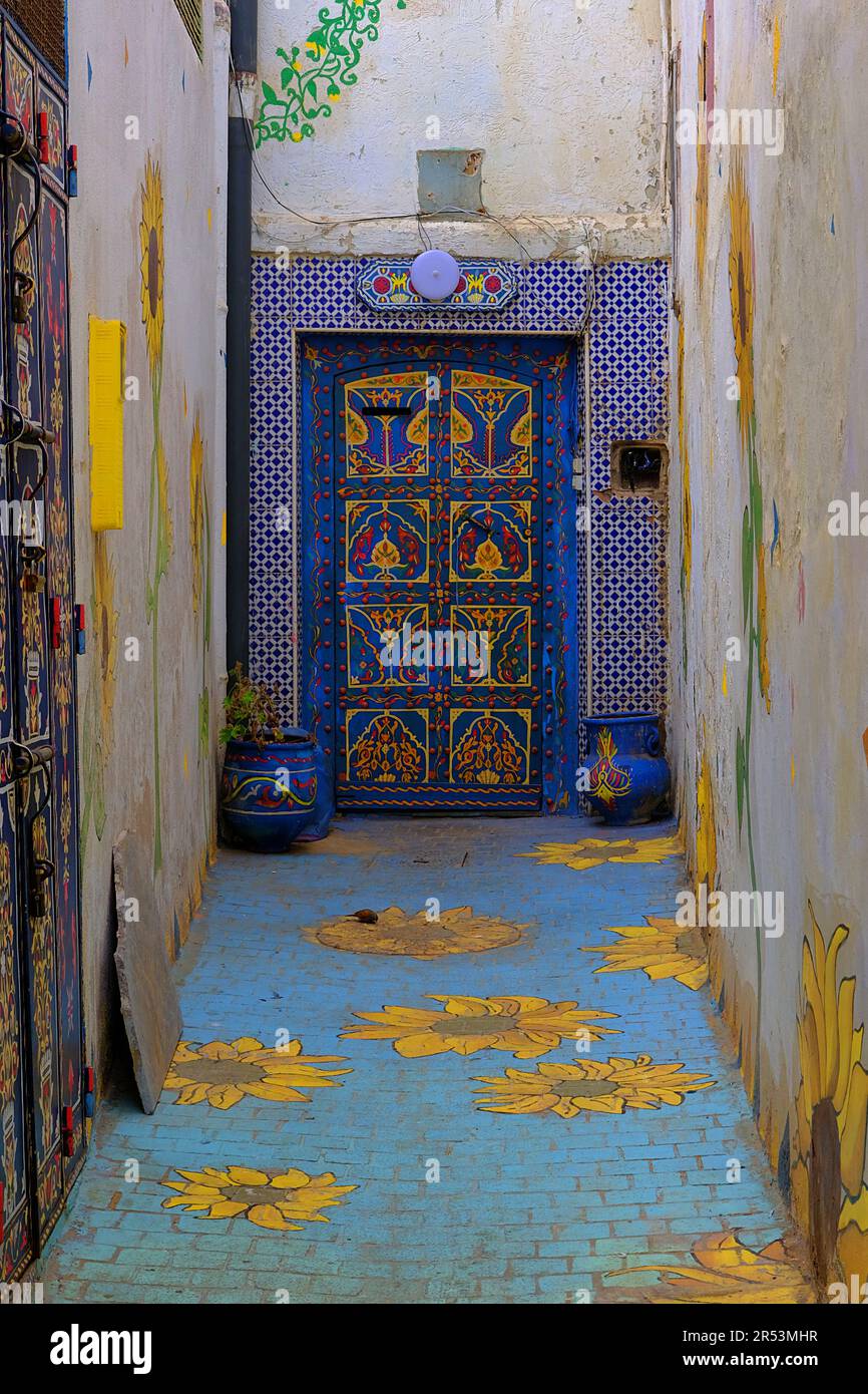 Maroc Rabat Médina porte peinte et tournesols - porta dipinta Foto Stock