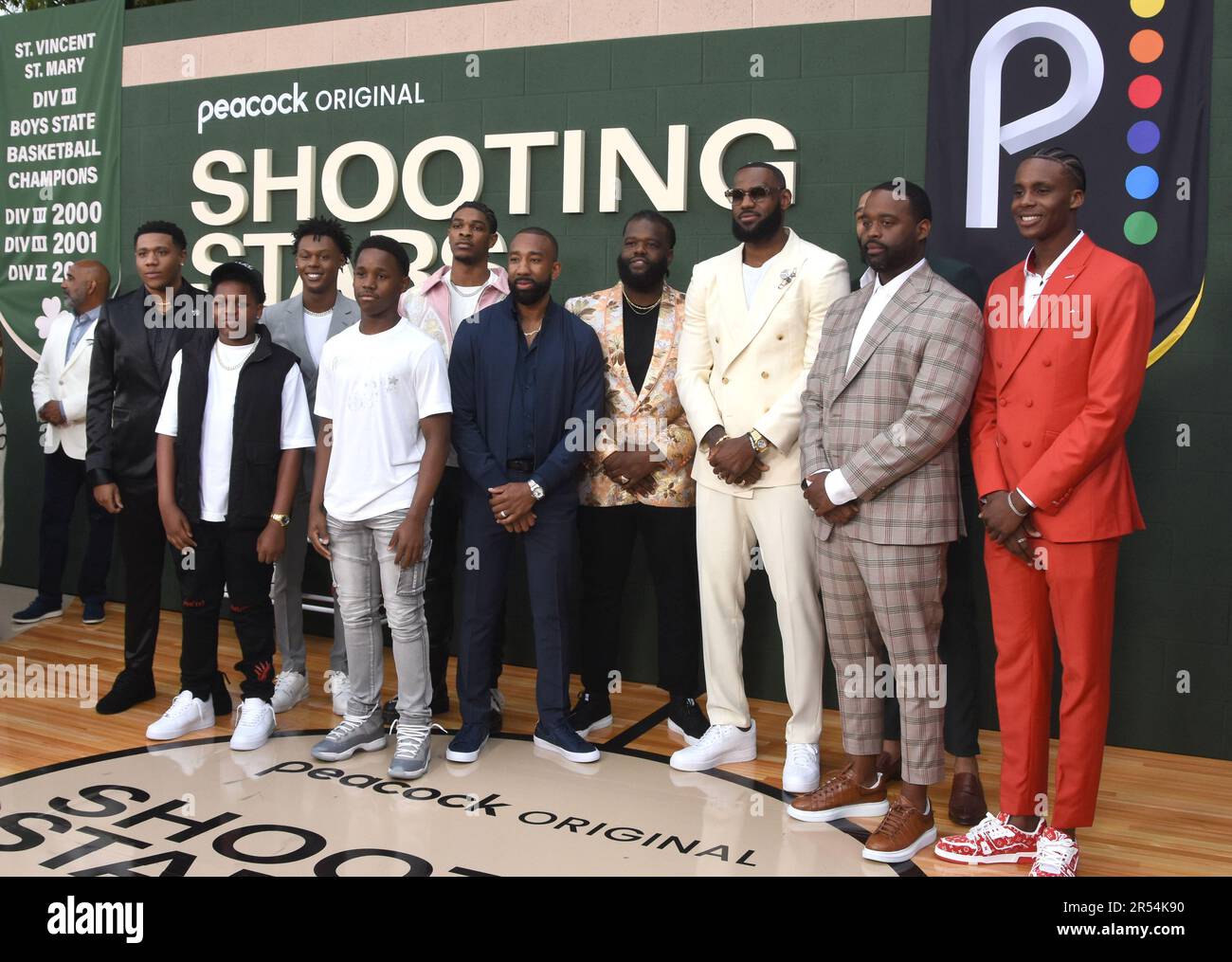 Los Angeles, California, USA 31st maggio 2023 (L-R) attori Khalil everage, Kaden Amari Anderson;Avery S. Willis Jr., Sir Myles, Sterling 'Scoot' Henderson, giocatori di pallacanestro Dru Joyce III, Sian Cotton, LeBron James, Willie McGee, Romeo Travis e Actor Marquis Cook partecipano al "Shooting Stars" della prima di Universal Pictures di Los Angeles al Regency Village Theatre il 31 maggio 2023 a Los Angeles, California, USA. Foto di Barry King/Alamy Live News Foto Stock