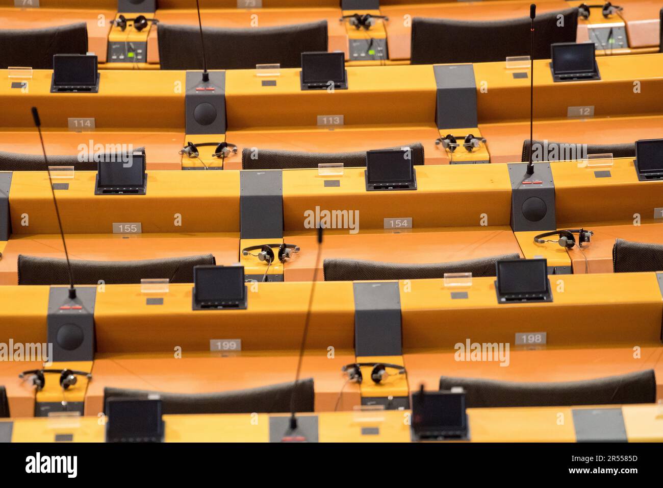 L'emiciclo del Parlamento europeo nell'edificio Paul-Henri Spaak della sede del Parlamento europeo nell'Espace Leopold / Leopoldruimte nel Qu europeo Foto Stock