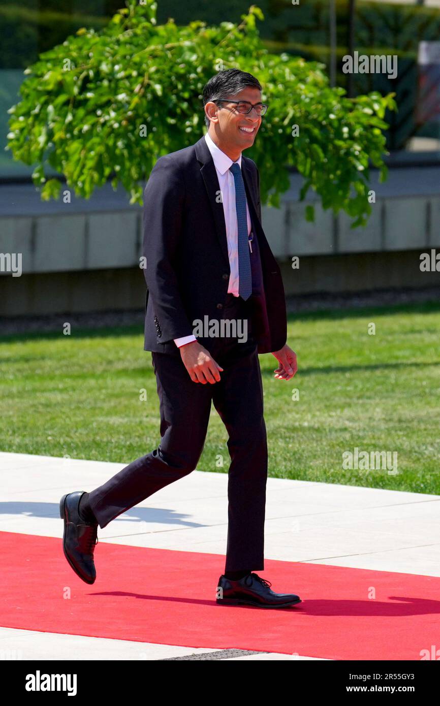 Il primo ministro Rishi Sunak arriva in vista del vertice della Comunità politica europea (EPC) al castello di Mimi a Bulboaca, vicino a Chisinau, Moldova. Il vertice semestrale è stato creato lo scorso anno dopo l'invasione russa dell'Ucraina, con l'obiettivo di riunire una più ampia serie di leader europei al di là dei 27 membri dell'Unione europea. Data immagine: Giovedì 1 giugno 2023. Foto Stock
