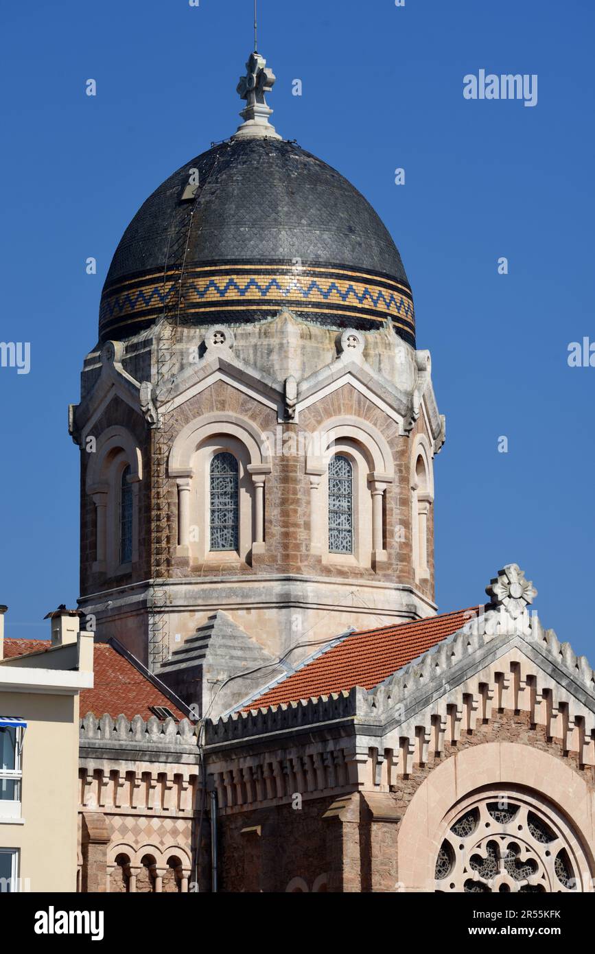 Cupola centrale principale della chiesa di Notre Dame de la Victoire, Saint Raphael Var Côte-d'Azur o Costa Azzurra Francia Foto Stock