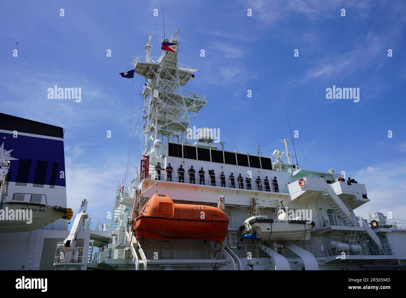 Manila, Filippine. 1st giugno, 2023. Le navi delle guardie costiere giapponese e statunitense, Akitsushima (PLH-32) e USCGC Stratton (WMSL-752) arrivarono al porto di Manila il giovedì mattina per l'esercizio di una settimana di Kaagapay Trilateral, che si terrà nelle acque di Bataan. Le esercitazioni congiunte tra Giappone, Filippine e Stati Uniti si concentreranno sull’applicazione della legge marittima, sulla ricerca e il salvataggio e sulla protezione ambientale. (Credit Image: © Sherbien Dacalanio/Alamy Live News) Foto Stock