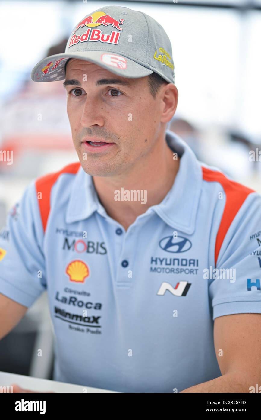 Sardegna, Italia. 01st giugno, 2023. Dani Sordo (ESP) Carrera Candido (ESP) del Team Hyundai Shell Mobis World Rally Team, Hyundaii20 N Rally1 Hybrid, Service Park, 01 giugno 2023 a Olbia, Sardegna, Italy Credit: Live Media Publishing Group/Alamy Live News Foto Stock