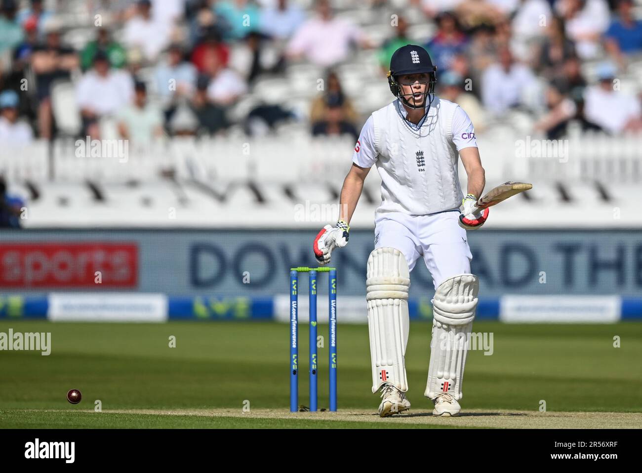 Ben Duckett di Inghilterra si prepara ad affrontare la sua prima palla delle inning durante il LV= Insurance Day One Test Match Inghilterra vs Irlanda a Lords, Londra, Regno Unito, 1st giugno 2023 (Photo by Craig Thomas/News Images) a Londra, Regno Unito il 6/1/2023. (Foto di Craig Thomas/News Images/Sipa USA) Foto Stock