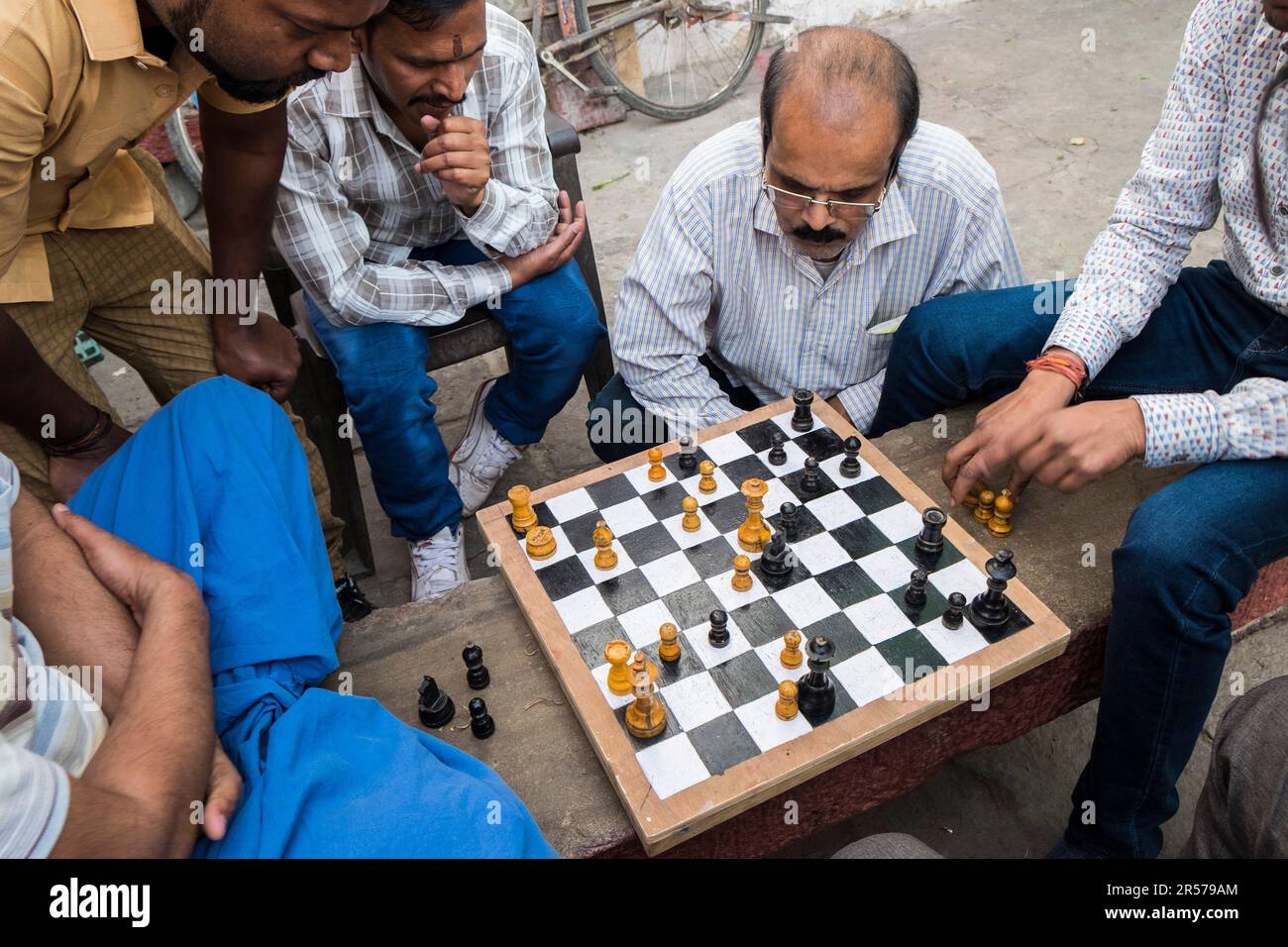 India. Varanasi. gioco di scacchi Foto Stock
