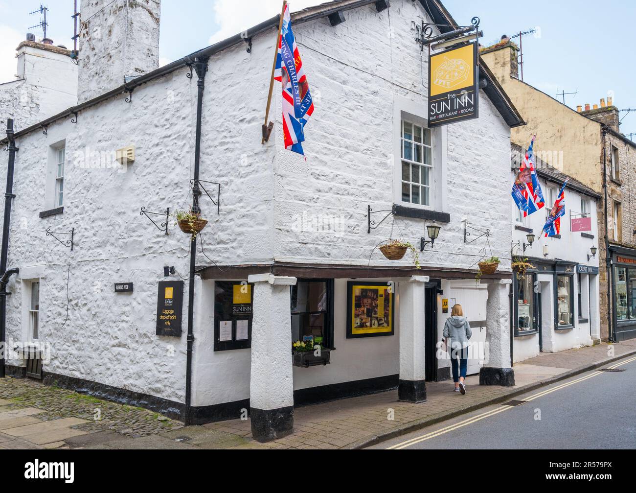 L'hotel 5 stelle 17th Century Sun Inn, nella storica cittadina commerciale dello Yorkshire di Kirkby Lonsdale. Foto Stock