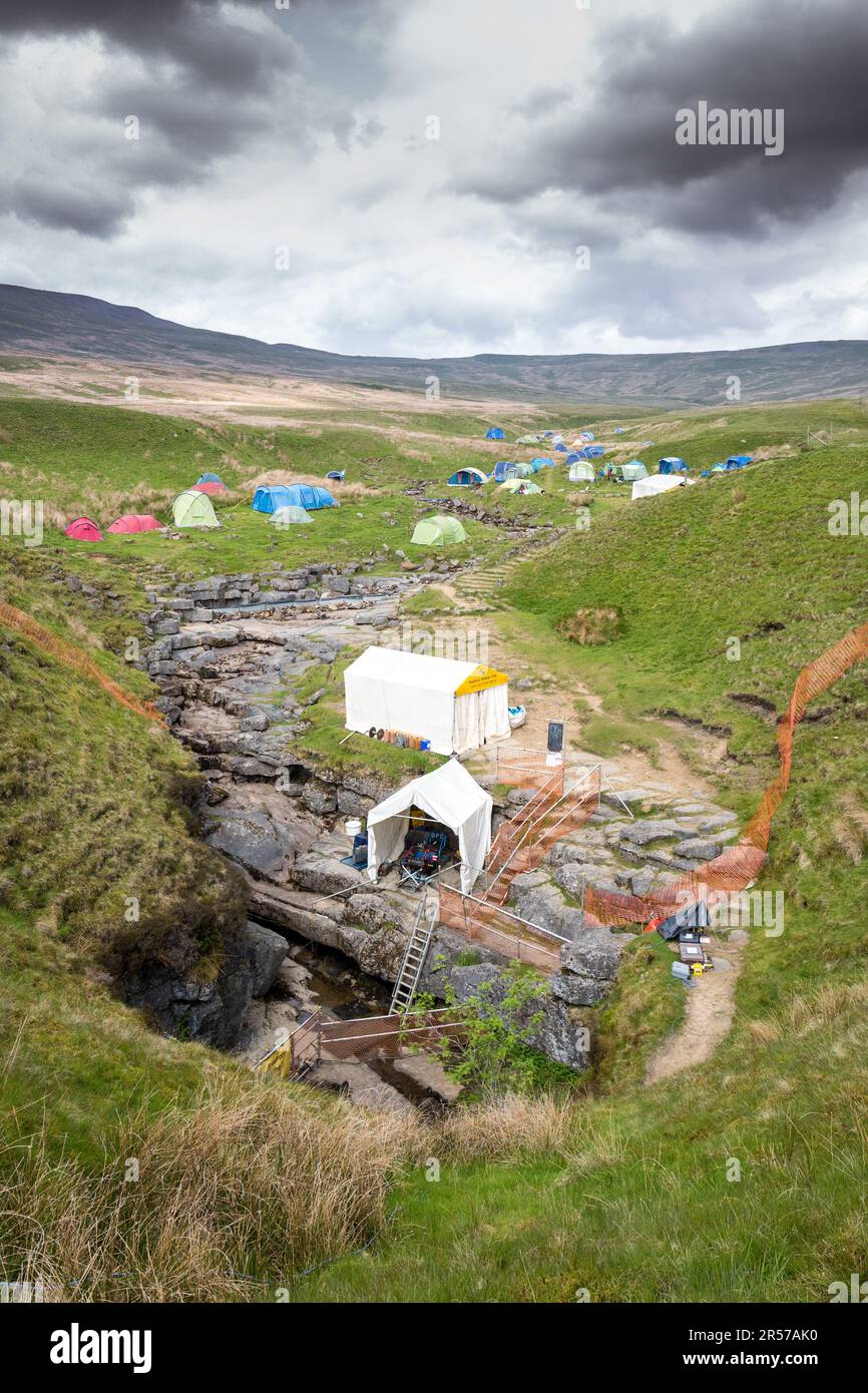 Gaping Gill, Gaping Ghyll è una grotta naturale del North Yorkshire, Inghilterra. Foto Stock